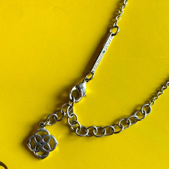 Kendra Scott Dichroic Glass Elisa Gold Pendant Necklace - Picture 4 of 6